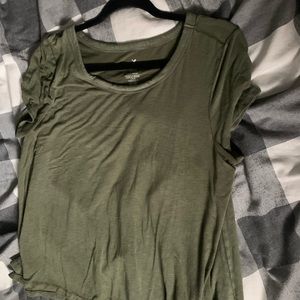 AE soft & sexy green shirt